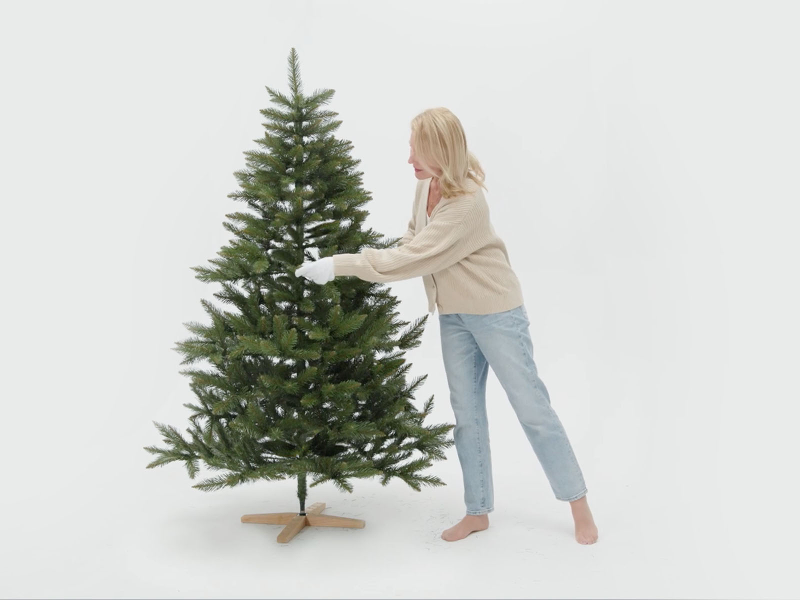 Assembling a FairyTrees Christmas tree is not difficult at all. Find out more!